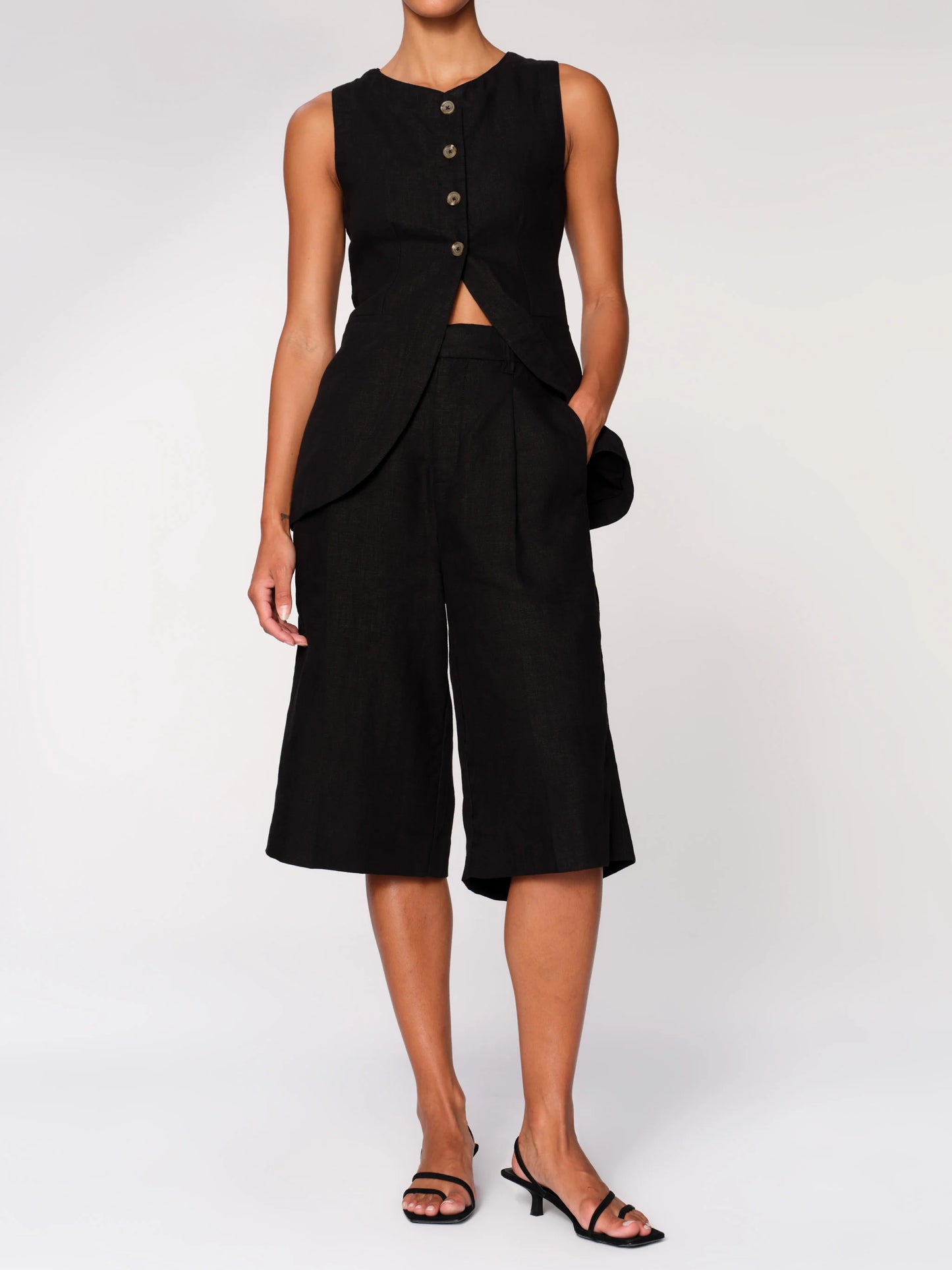 DL1961 Amalie Linen Vest in Black