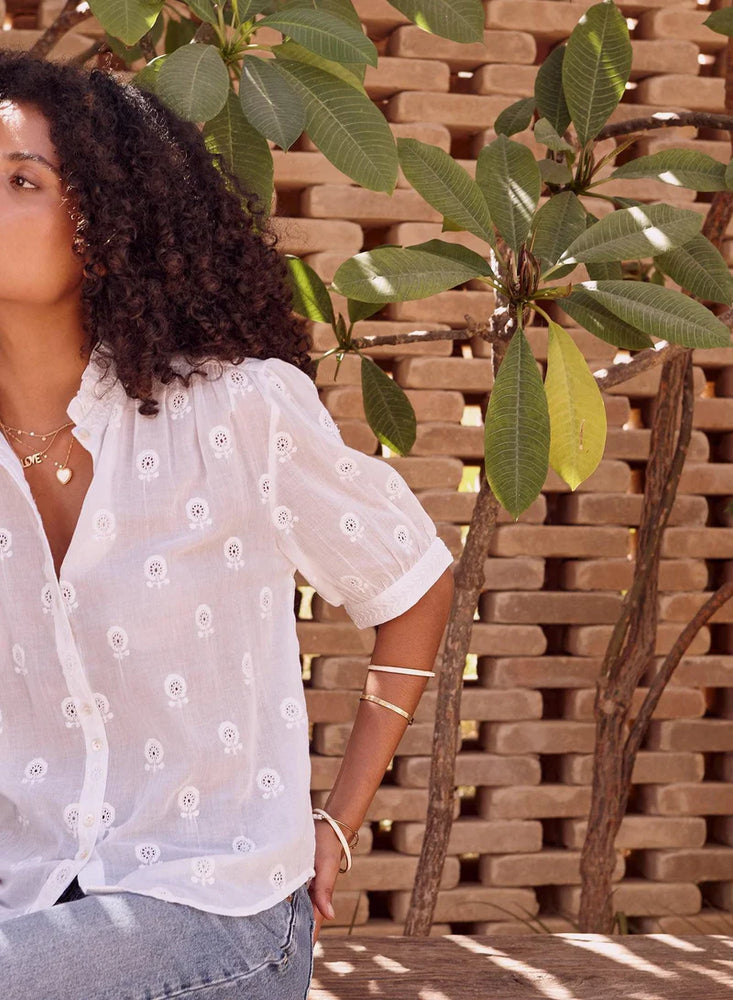 Frani Top - White
Embroidery Detailed Cotton Short Sleeve Top

