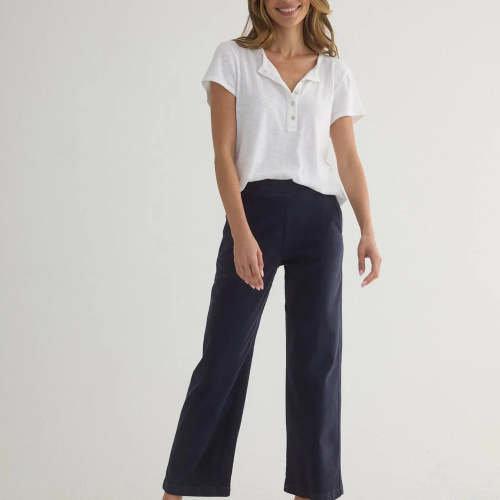 Bella dahl Clean Front Wide Leg Crop Pant in Navy
